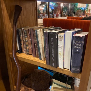 Логотип @knigiiimem - Книжная общалка