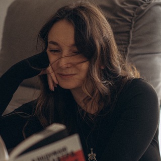 Логотип @kniginyakseniya - Книгиня Ксения📚