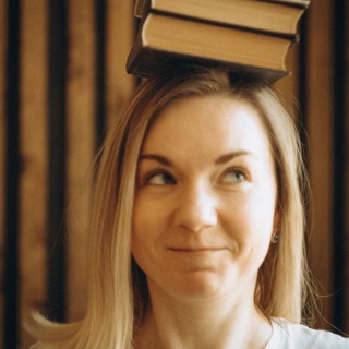 Логотип @knignoemesto - Книжное место📚