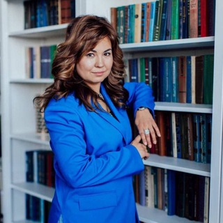 Логотип @knizhnaya_anya - книжное Алиби