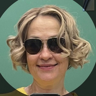 Логотип @kommentprotext - Комментарии к каналу