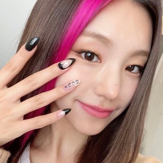 Логотип @koreannails - korean nails : корейский маникюр