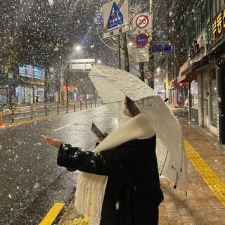 Логотип @koreanthing - Корея🇰🇷