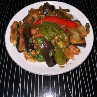 Логотип @koreysalat - Корейские салаты от Владимира Ким.