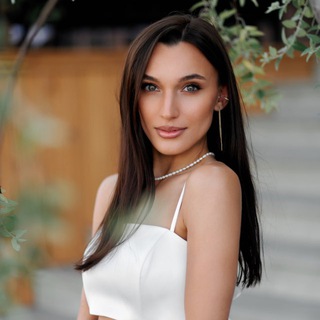 Логотип @korolevamake - koroleva_makeup