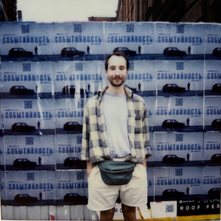 Логотип @kotlizarep - кот лиза запутался