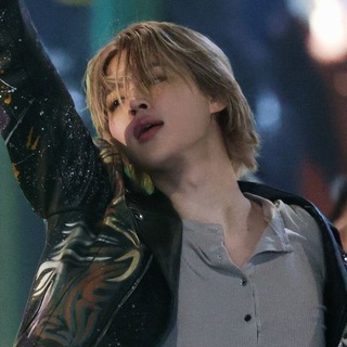 Логотип @kpopdancesss - 𝑘-𝑝𝑜𝑝 𝑑𝑎𝑛𝑐𝑒 𝑡𝑢𝑡𝑜𝑟𝑖𝑎𝑙! 🎧