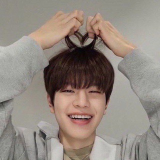 Логотип @kpophelpmee - ᏂᏋᏝᎮ ᎦᏒᎧᎷ ᏦᏕᏋᏁᎥ