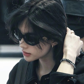 Логотип @kpoplayover - korean b-bae's