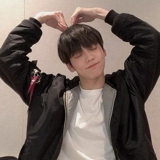 Логотип @kpoppartyyeah - Kpop party Chat