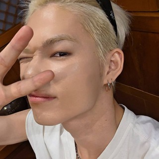 Логотип @kpopvrts - k-pop | обмен | продажа | барахолка.