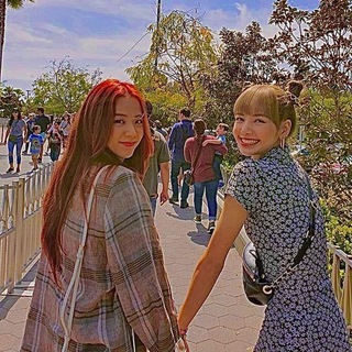 Логотип @kpopworld964 - 𝕶𝖕𝖔𝖕 𝖂𝖔𝖗𝖑𝖉🤍