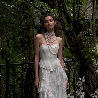 Логотип @krasivoepoleznoe - бьюти-рекомендации от Алины 🙂‍↕️