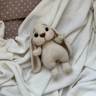 Логотип @kriscreativee - KRISCREATIVEE • вязаные игрушки • сувениры •Санкт-Петербург