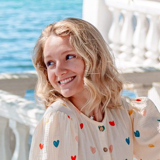 Логотип @kriskoblog - заботливый английский • Крис