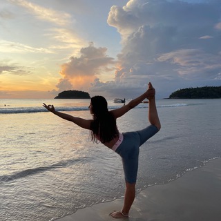 Логотип @krisparsheva - Йога с Крис