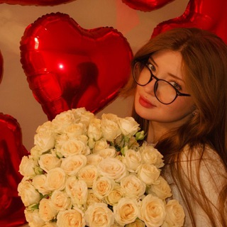 Логотип @krissslens - 𝘬𝘳𝘪𝘴𝘴