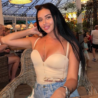 Логотип @kseniyakalash - Ksenya Kalashnikova