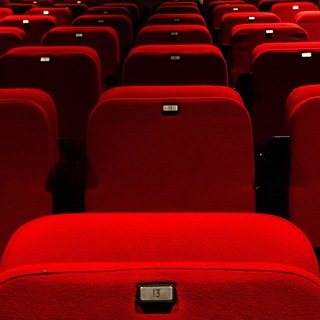 Логотип @kucherova_film - cinema room by Irina K.