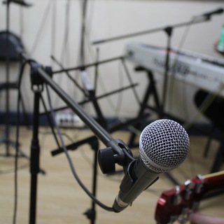 Логотип @kudlay_music - *Творческая беседка*