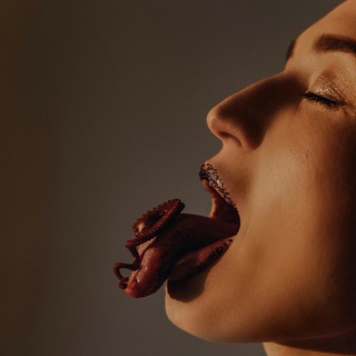 Логотип @kurilka_z_viushinoy - Говорить Вʼюшина 👄