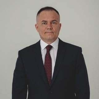 Логотип @kurs_praktikum - "Успешный лидер: эффективные инструменты управления"