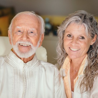 Логотип @kurttepperweinnadakanal - Kurt Tepperwein und Nada - Juwelen der Weisheiten