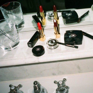 Логотип @lachambredebeaute - BEAUTY ROOM