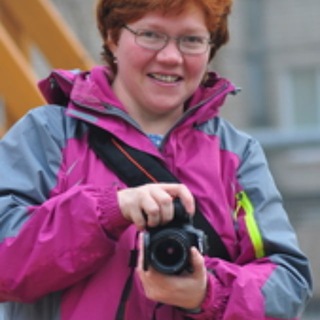 Логотип @lada_psomiadis - Школьный фотограф Лада Псомиади