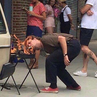 Логотип @ladnodavaitelubit - ну, нора...типа лисья