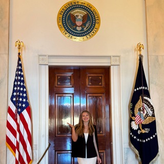 Логотип @ladyginzberg - Анна Курчинская