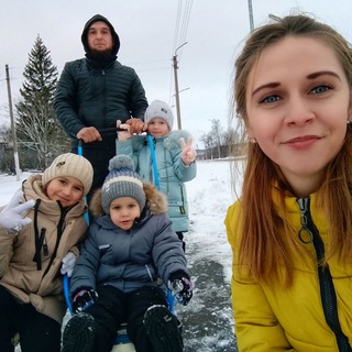 Логотип @lagutita - Семейка Лагутят💛