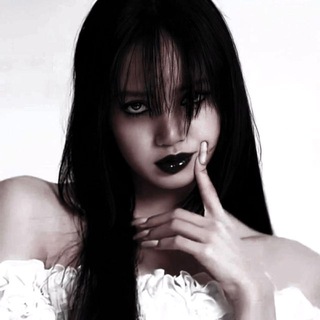 Логотип @lalisapyc - токсик лилис)