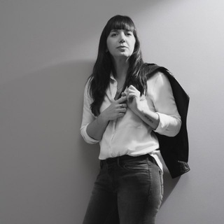 Логотип @lamcmusa - La McMusa