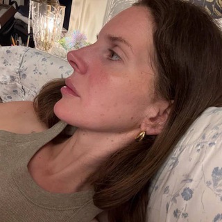 Логотип @lapluna - c'est une catastrophe