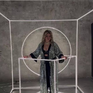 Логотип @larafabrikova - ЛАРА ФАБРИКОВА. ТЕРАПИЯ ЛЮБОВЬЮ