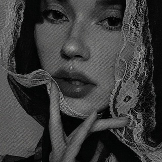 Логотип @larinamayner - луна мура