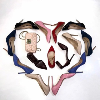 Логотип @lasoni_boutique - Итальянский сервис закупок