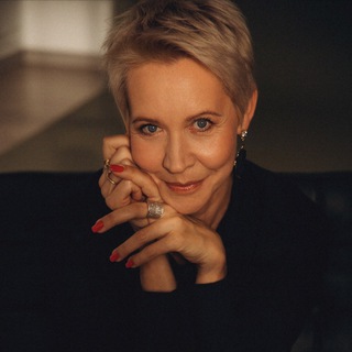 Логотип @lazarevatut - ЛАЗАРЕВА ТУТ!