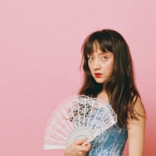 Логотип @lazybuzybee - lazybuzybee