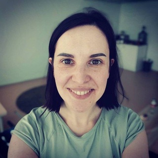 Логотип @leads_v_it - Лиды в IT 😎