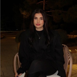 Логотип @lebedveta1 - мнение брюнетки