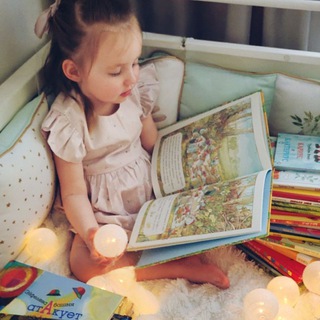 Логотип @ledyvread - МАМ, почитаем ? 💚📚