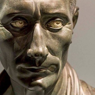 Логотип @legenda_familia - © Фамильная легенда