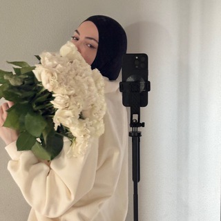 Логотип @lelymoly - Лёля & community