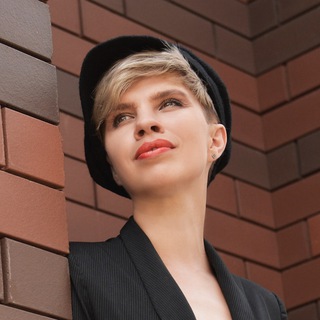 Логотип @lena_brick - Лена Брик