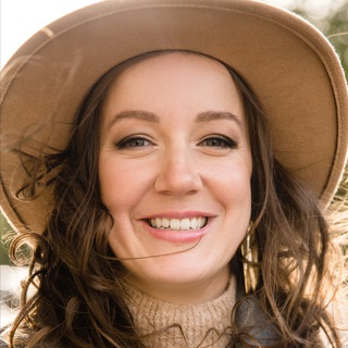 Логотип @lenaneagent - Лена Не Агент