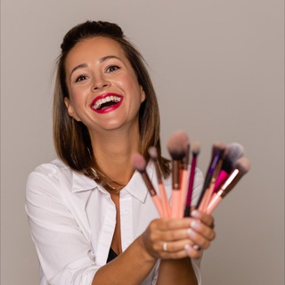 Логотип @lenanikstyle - Эксперт в сфере красоты