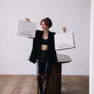 Логотип @lenviefashionpoint - L’envie. Fashion point.