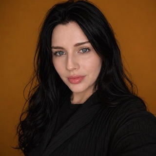 Логотип @leraizbutovo - Лера — и точка